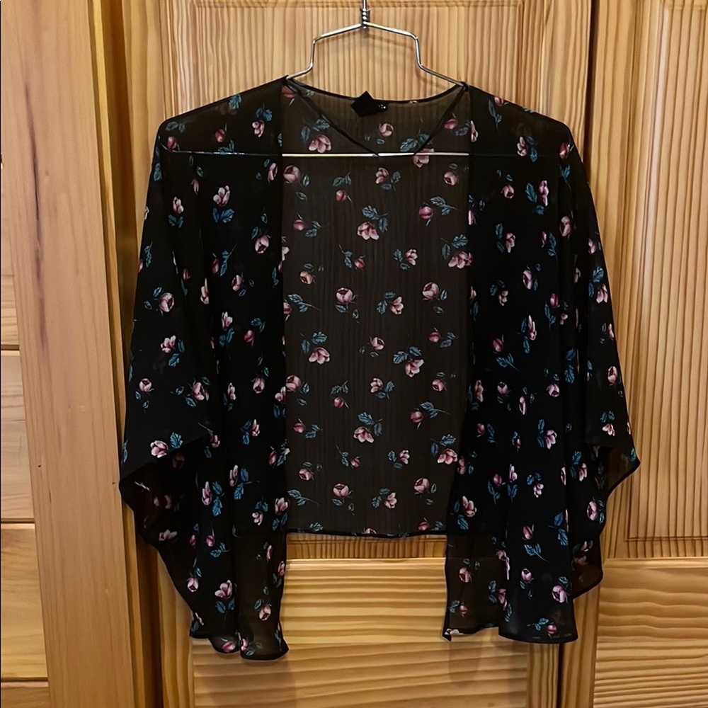 Chic Black Floral Kimono